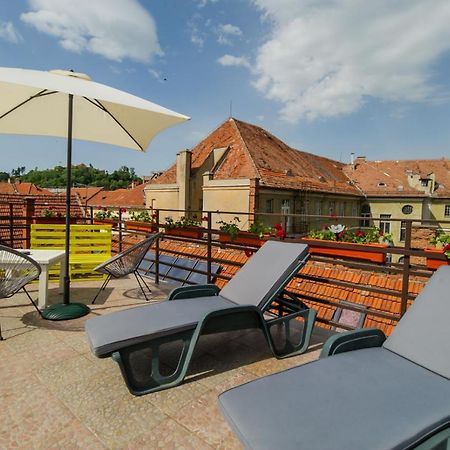 Rooftop Central Apartment Brasov Luaran gambar