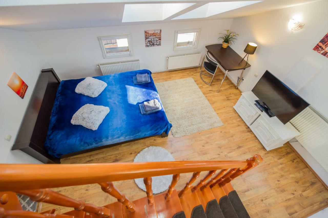 Rooftop Central Apartment Brasov Luaran gambar