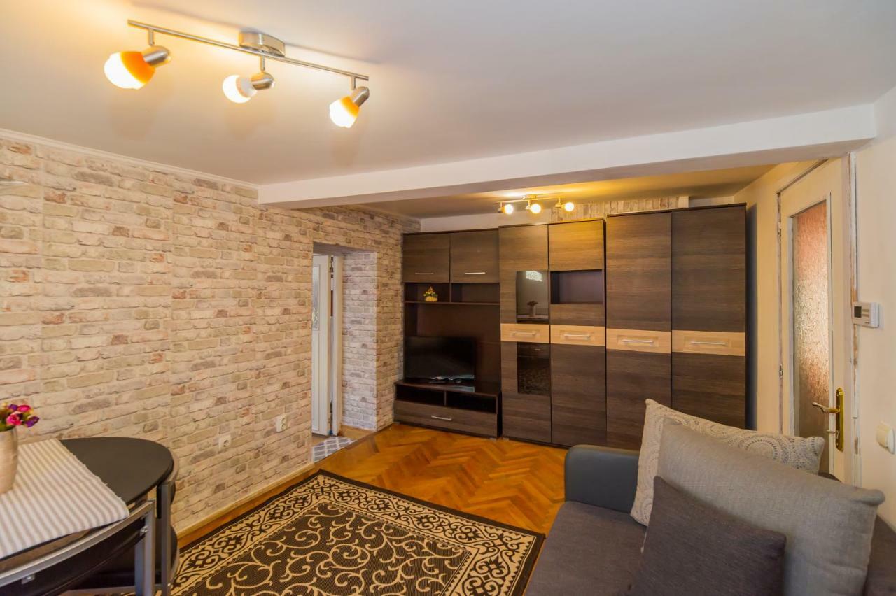 Rooftop Central Apartment Brasov Luaran gambar